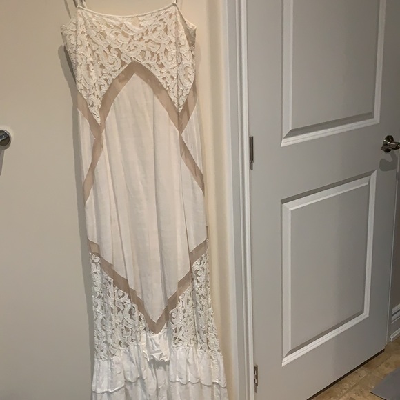 Bcbgmaxazria maxi lace runway dress in off white - Picture 3 of 4